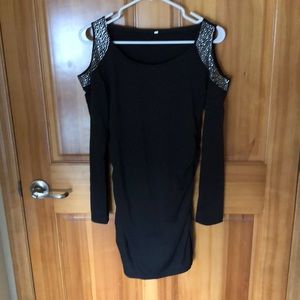 Black shoulder keyhole top with sequins